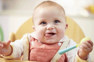 Does your baby open his/her mouth when food approaches?